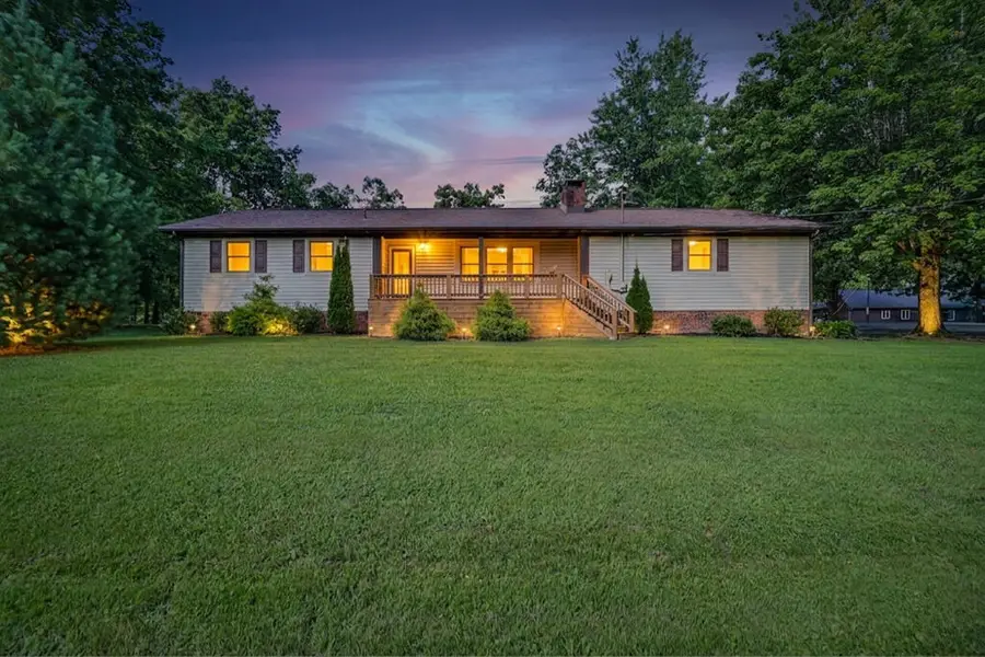 1019 Greenwood Dr, Jamestown, TN 38556 - #2