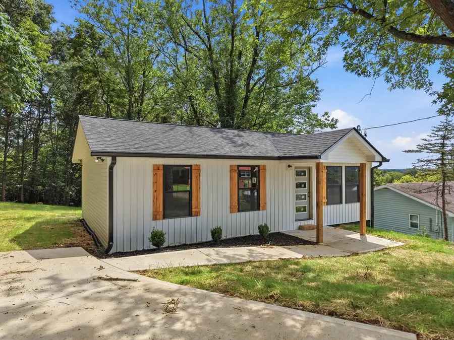 815 Water Street, Livingston, TN 38570 - #2