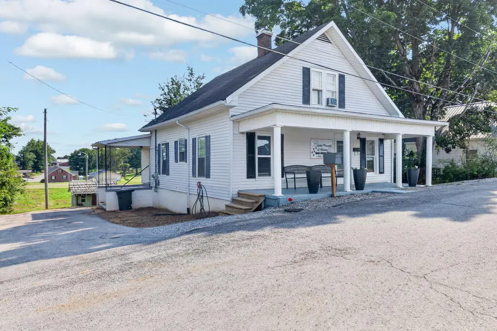 111 Maple St, Albany, KY 42602 - #1