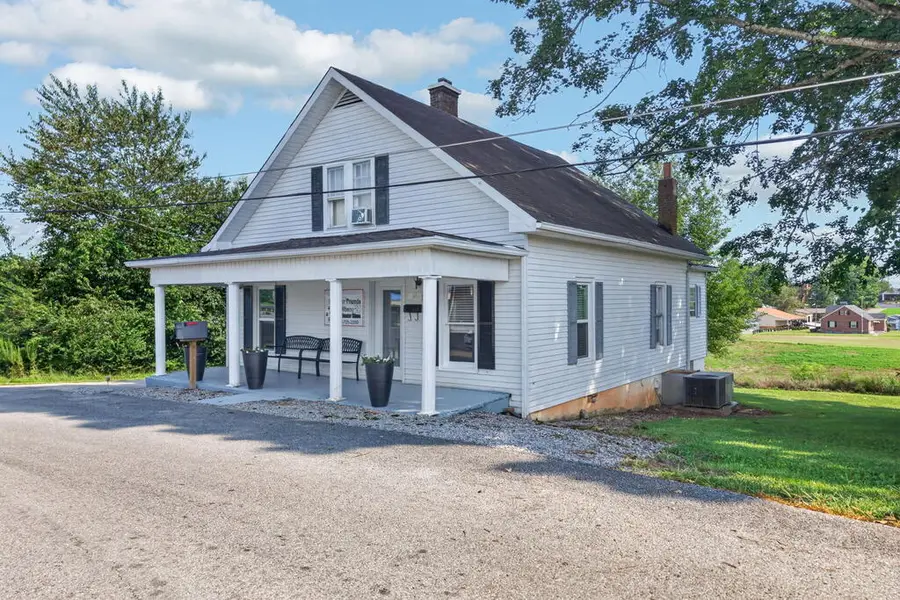 111 Maple St, Albany, KY 42602 - #3