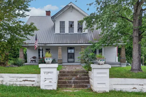 112 N Main St, Byrdstown, TN 38549