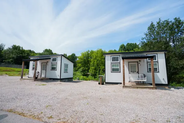 5087 Eagles Cove Rd, Byrdstown, TN 38549