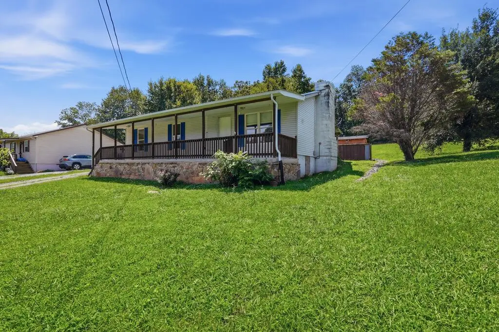 280 Middle Dr, Sparta, TN 38583 - #1