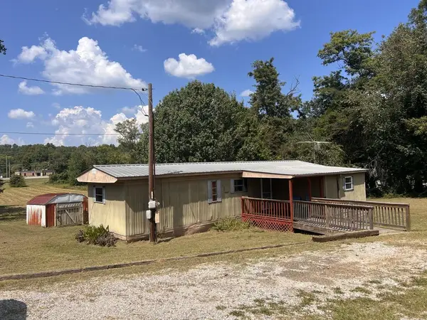712 W 3rd St, LIVINGSTON, TN 38570