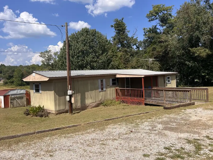 712 W 3rd St, Livingston, TN 38570 - #3
