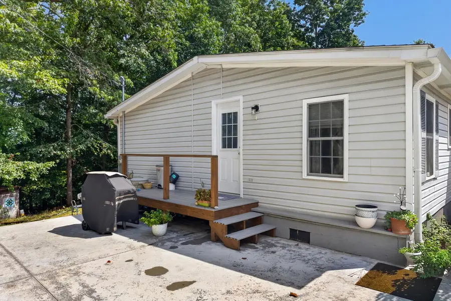 1100 Reeder St, Byrdstown, TN 38549 - #3