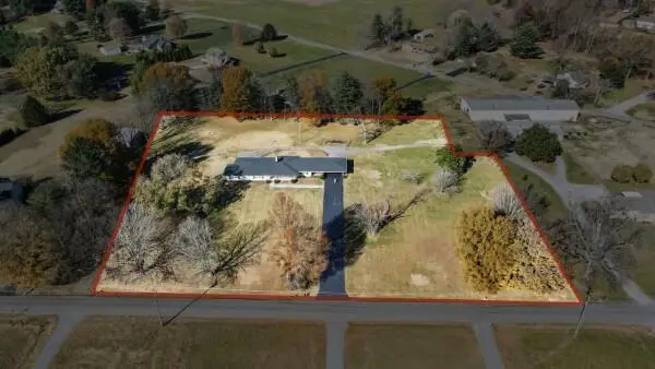 676 Ferguson Hill Rd, Lafayette, TN 37083 - #2