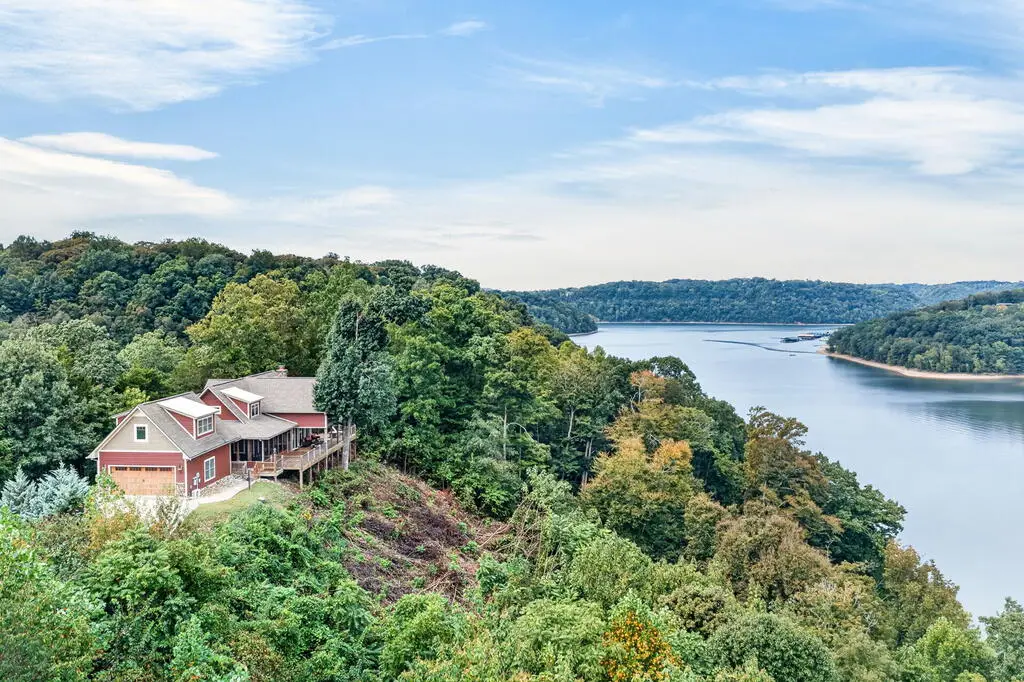 2070 Holly Bend Dr, Byrdstown, TN 38549 - #1