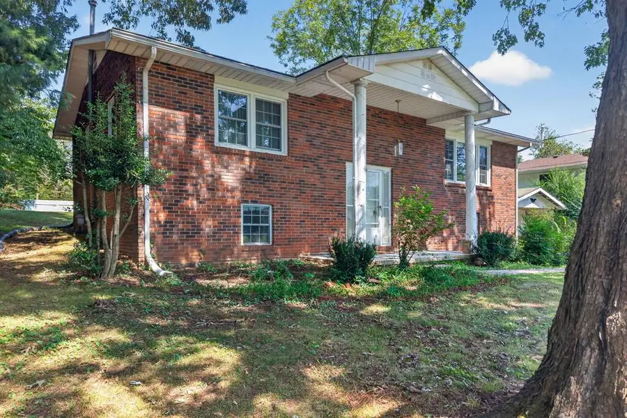 306 E 4th Street, Livingston, TN 38570 - #2