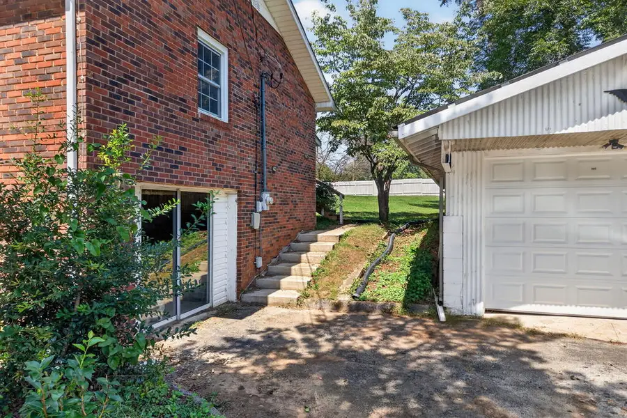 306 E 4th Street, Livingston, TN 38570 - #3