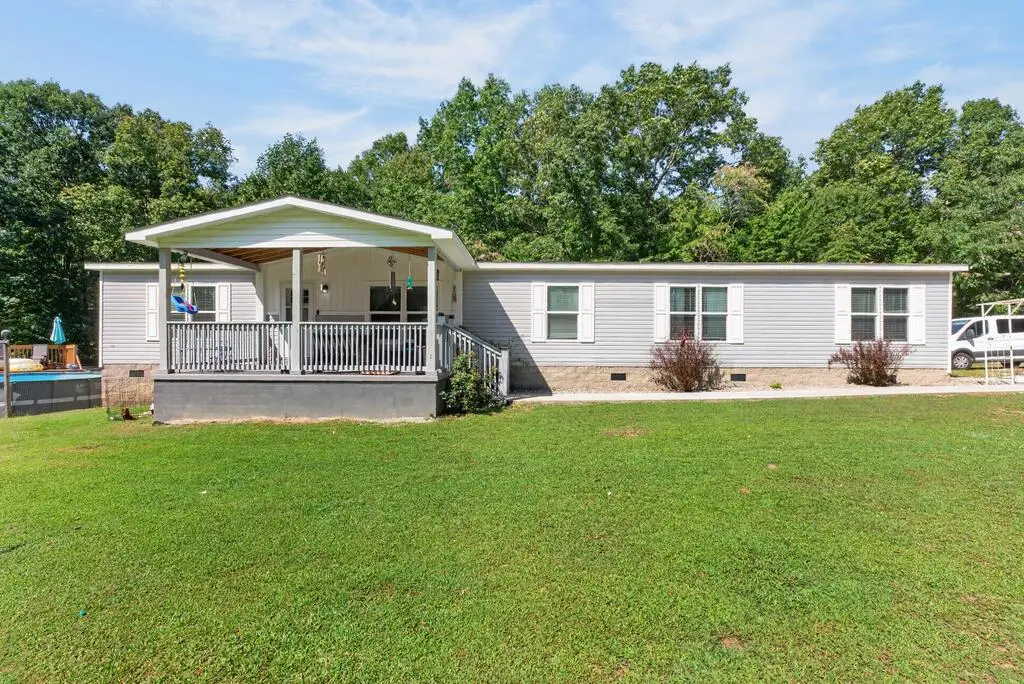 395 Amber Woods Ct, Jamestown, TN 38556 - #1