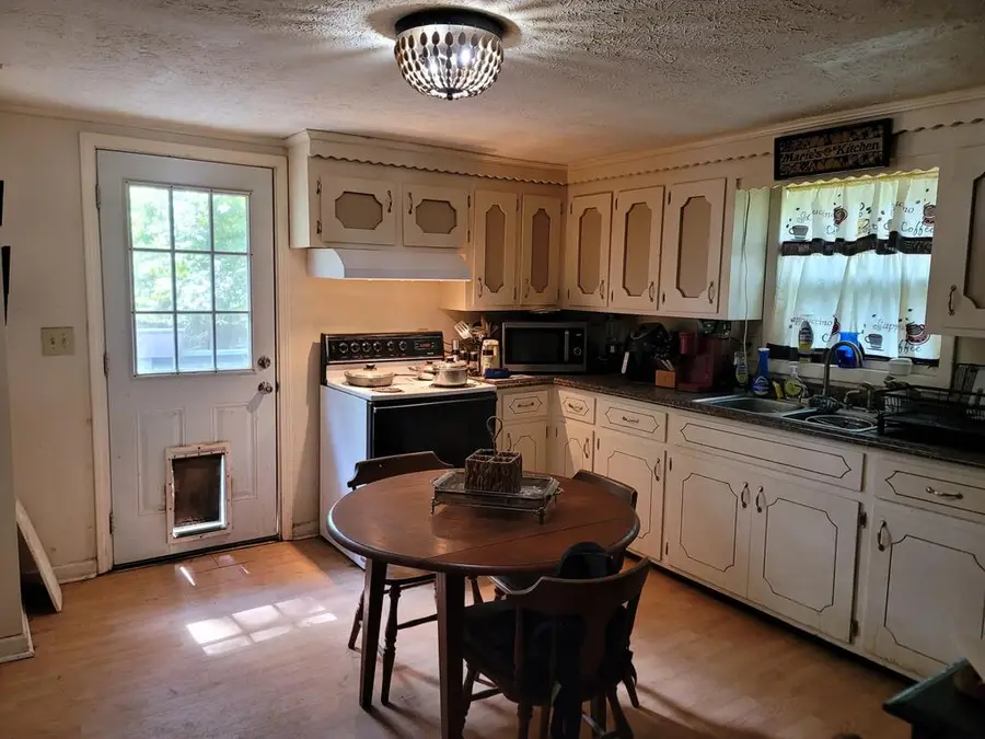 2054 Wildcat Rd., Sparta, TN 38583 - #3
