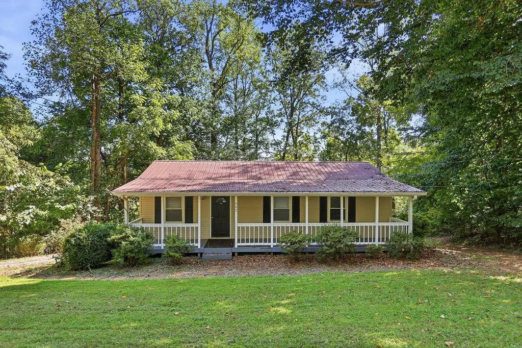 602 Price St, Livingston, TN 38570 - #1