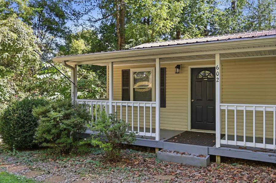 602 Price St, Livingston, TN 38570 - #3