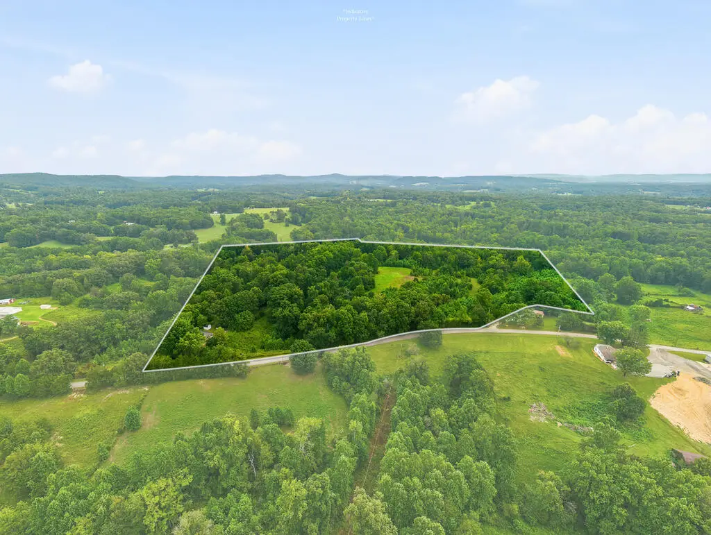 329 Old Standing Stone Rd, Livingston, TN 38570 - #1