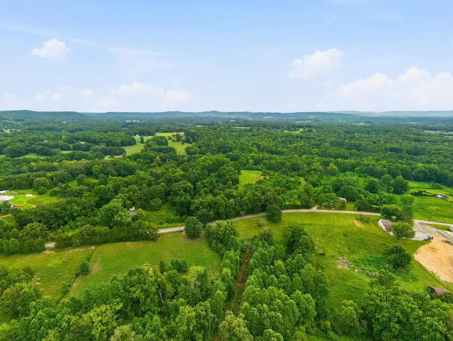 329 Old Standing Stone Rd, Livingston, TN 38570 - #2