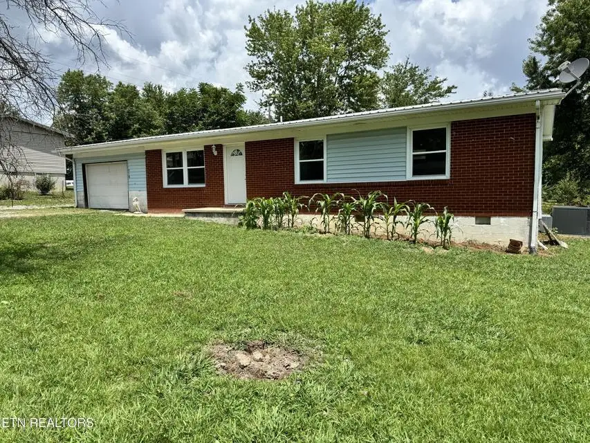 318 Sadie St, Jamestown, TN 38556-3834 - #2