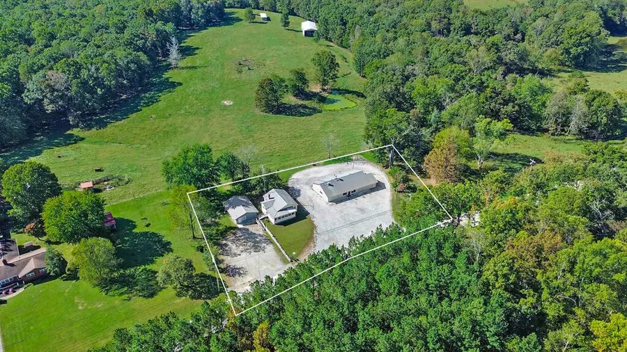 1661 Deer Lodge Hwy, Deer Lodge, TN 37726 - #3