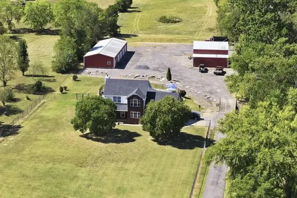 4612 Midland Rd, Christiana, TN 37037-5302