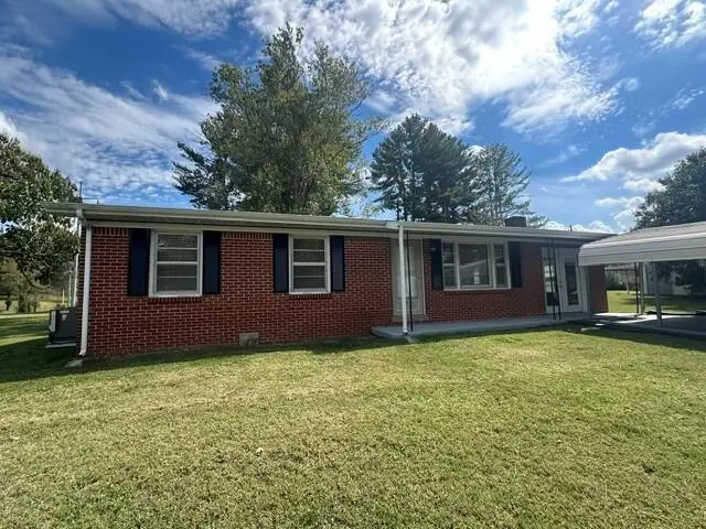 207 Wayne Ave, Livingston, TN 38570 - #2