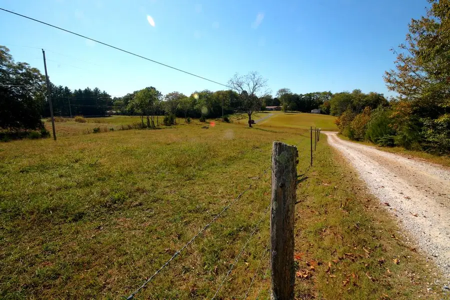 5519 Old Kentucky Rd., Sparta, TN 38583 - #3