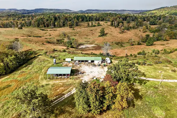 1202 Hilham Hwy, LIVINGSTON, TN 38570
