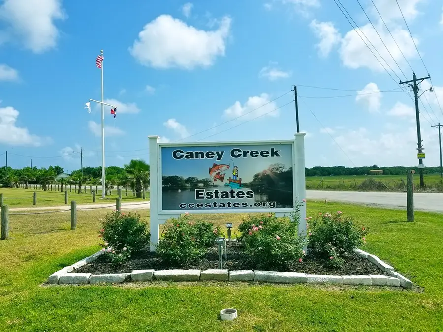 39 CR 206, Sargent, TX 77414 - Image #2