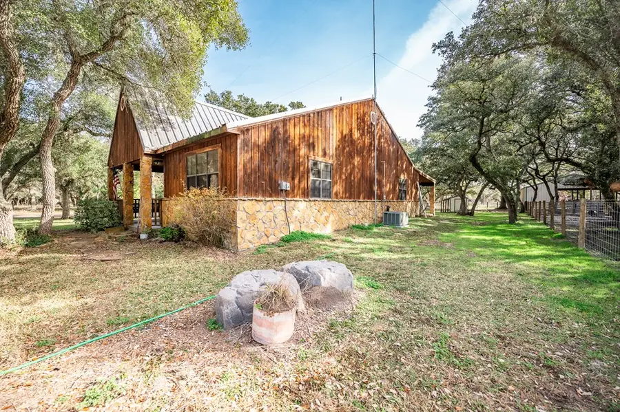 1230 CR 462 Lubojasky, Blessing, TX 77419 - #3