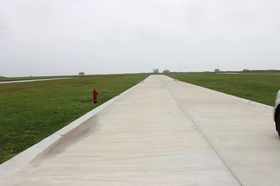 2920 Hammock Ct, Palacios, TX 77465 - #3