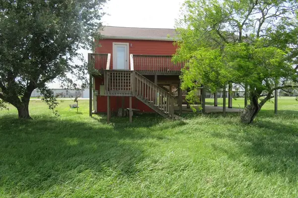 205 BUCKSKIN, Palacios, TX 77465