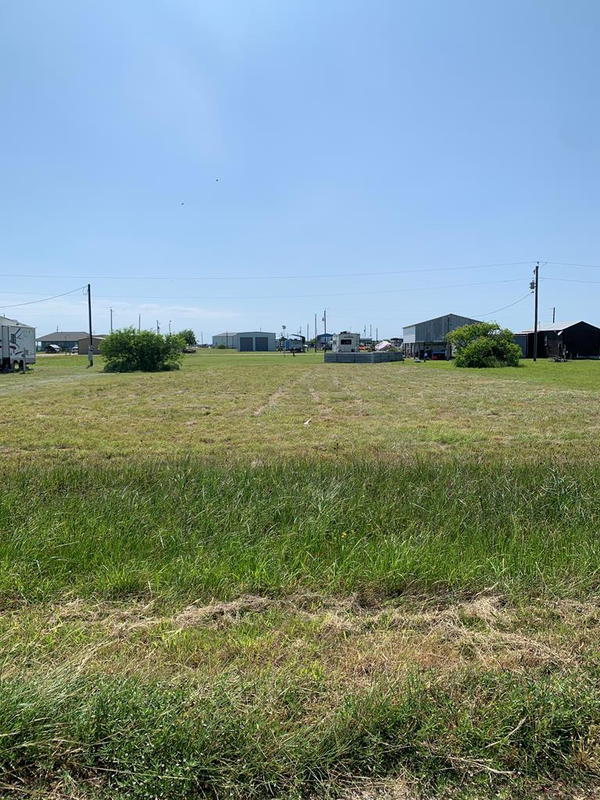 52 Salmon, Palacios, TX 77465