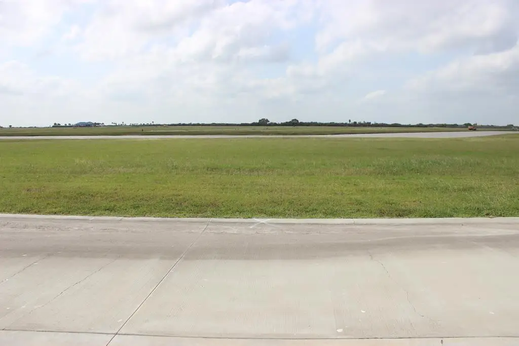 3016 Peninsula Point Dr, Palacios, TX 77465 - #1