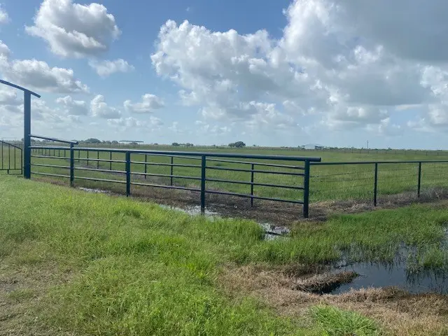 1901 FM1862, Blessing, TX 77419 - Image #2