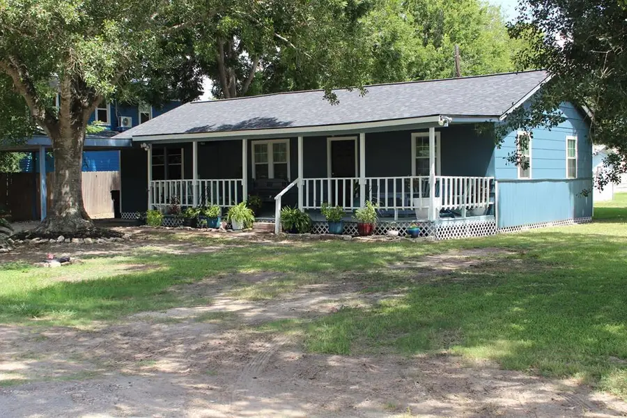 312 Magnusson, Palacios, TX 77465 - #2