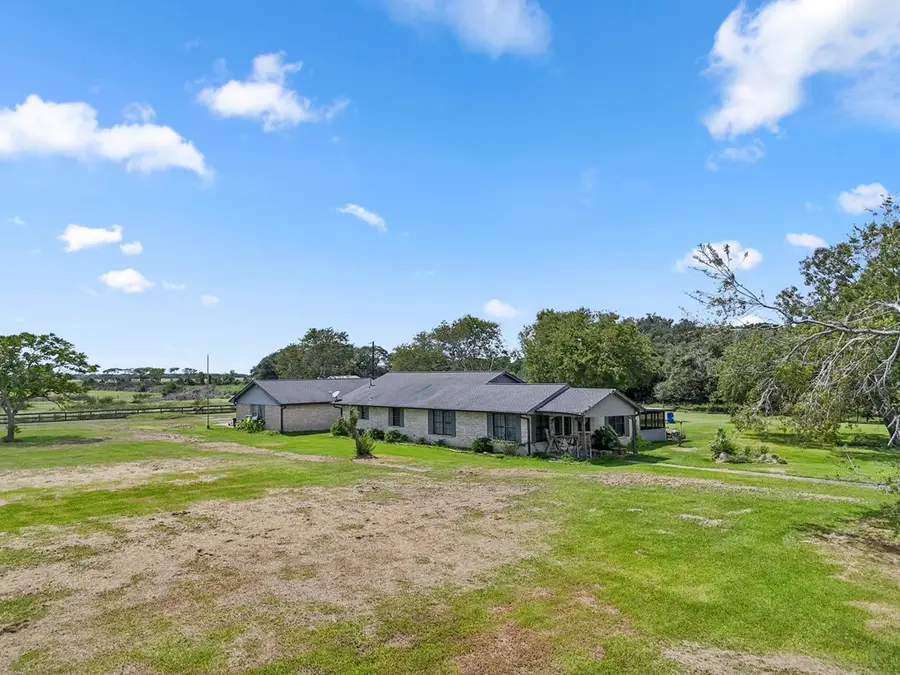 21126 Hwy 111, Louise, TX 77455 - #3