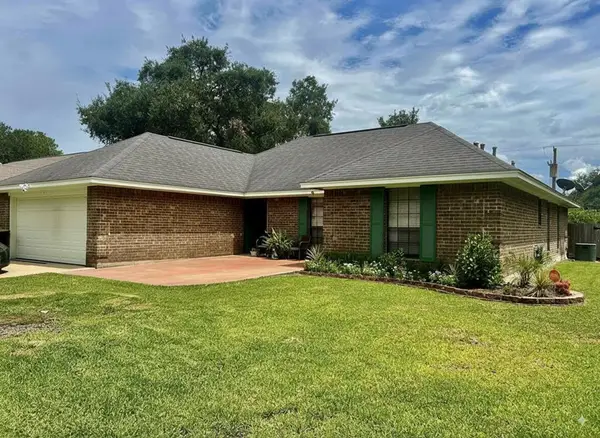 2816 LA MESA, Bay City, TX 77414