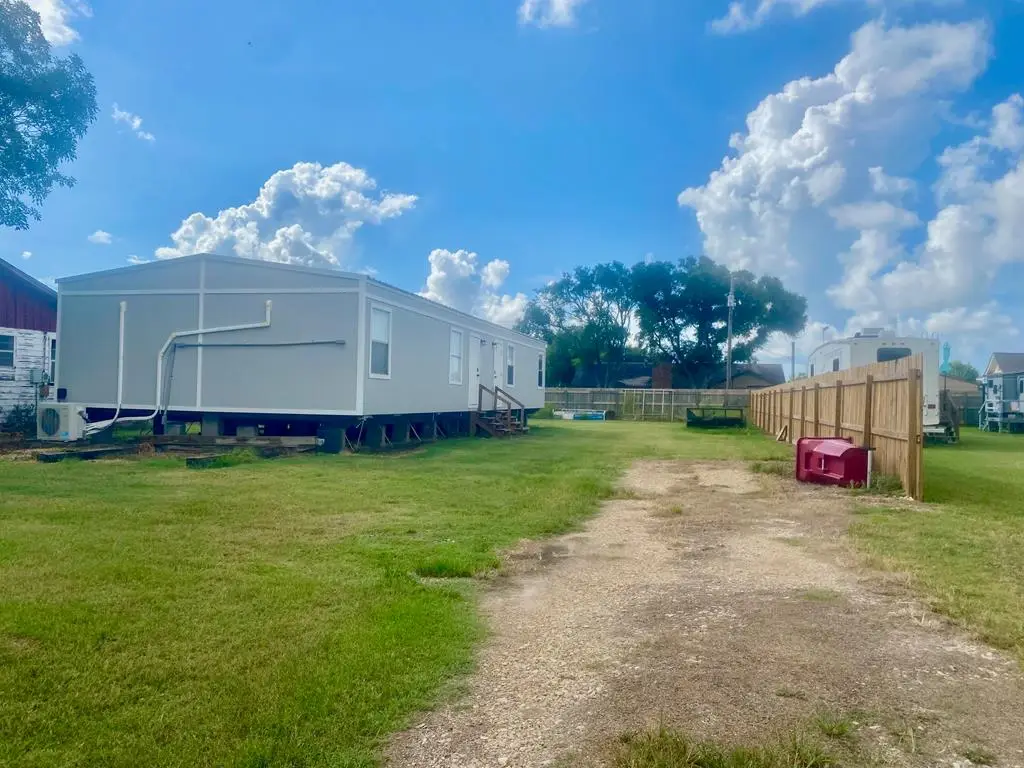 555 Center St. Duplex Rental Matagorda, Matagorda, TX 77457 - #1