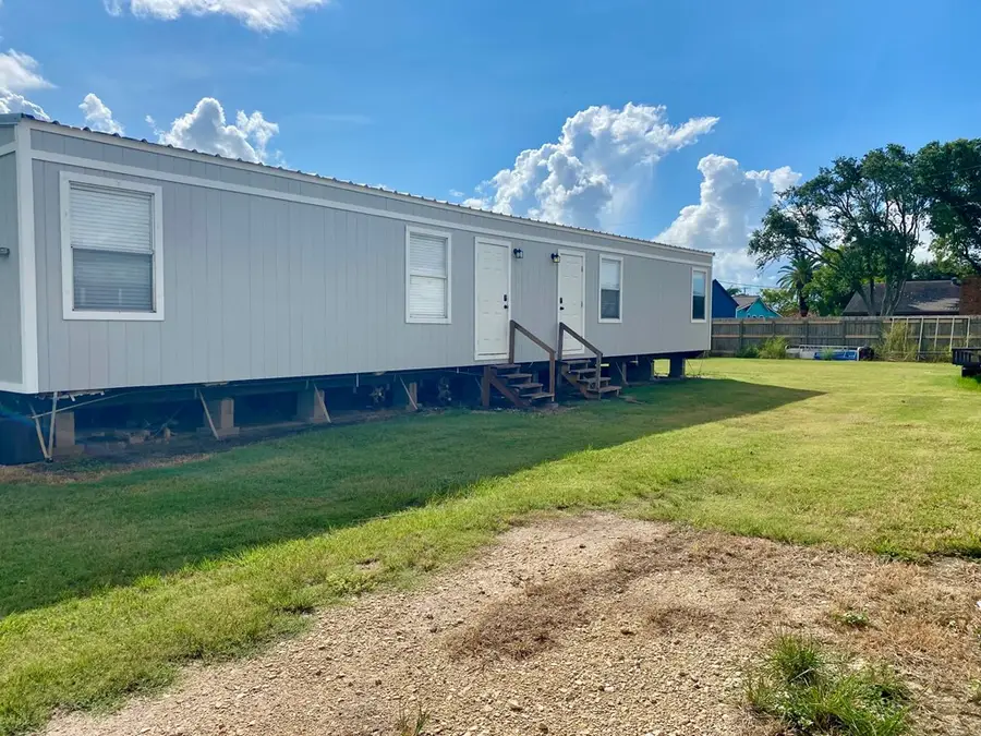 555 Center St. Duplex Rental Matagorda, Matagorda, TX 77457 - #2