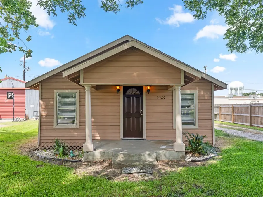 3320 Brooks Avenue, Bay City, TX 77414 - #3