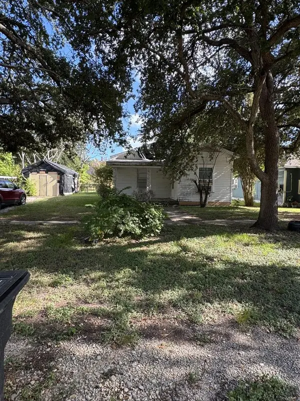 319 Morton, Palacios, TX 77465