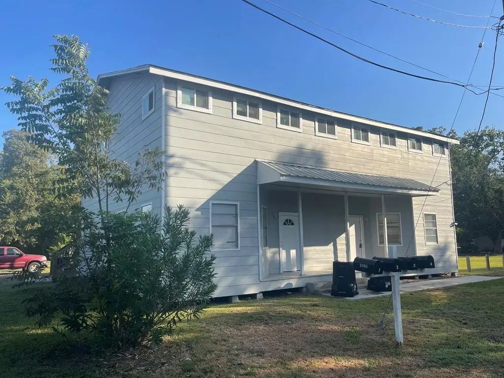 2101 Merlin, Bay City, TX 77414 - #1