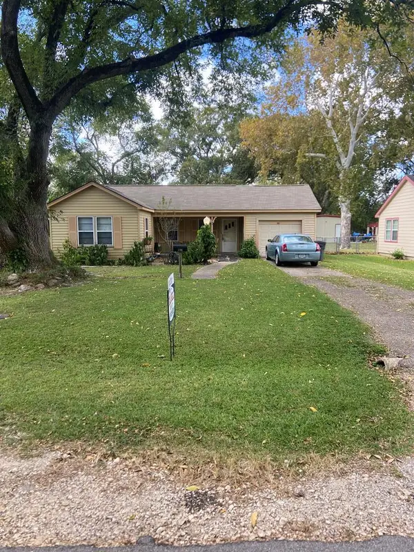 1706 Katy Avenue, Bay City, TX 77414