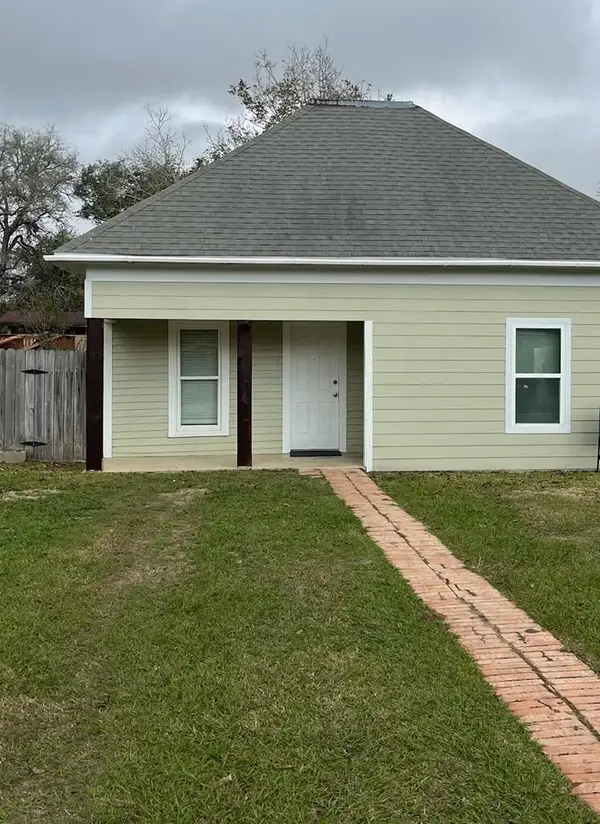 506 Morton, Palacios, TX 77465
