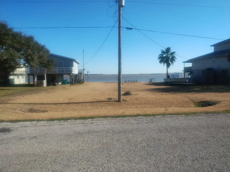 2099 W. Bayshore, Palacios, TX 77465 - #2