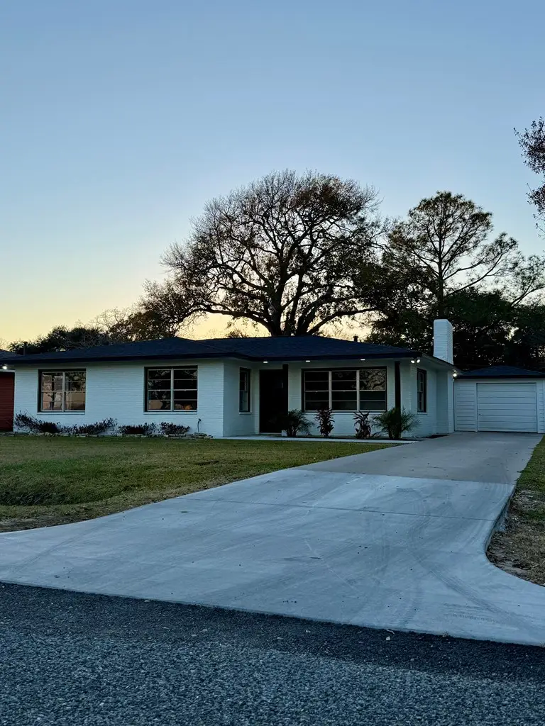 1716 Pecan, Bay City, TX 77414 - #3