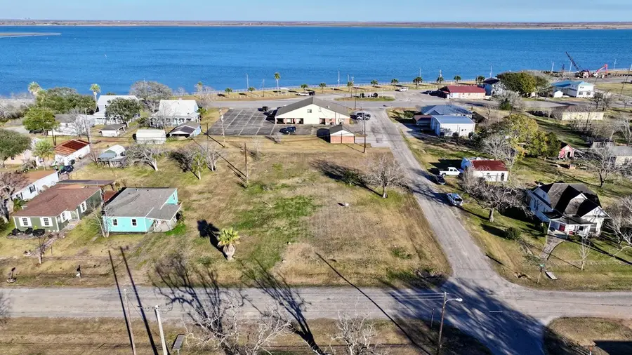 108 Moore Avenue, Palacios, TX 77465 - #2