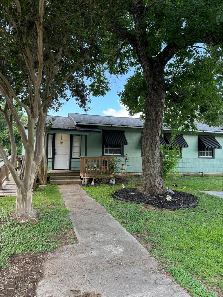 411 & 411 1/2 Humphrey Ave, Palacios, TX 77465 - #1