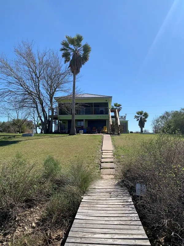228 Speckled Trout Loop, Palacios, TX 77465