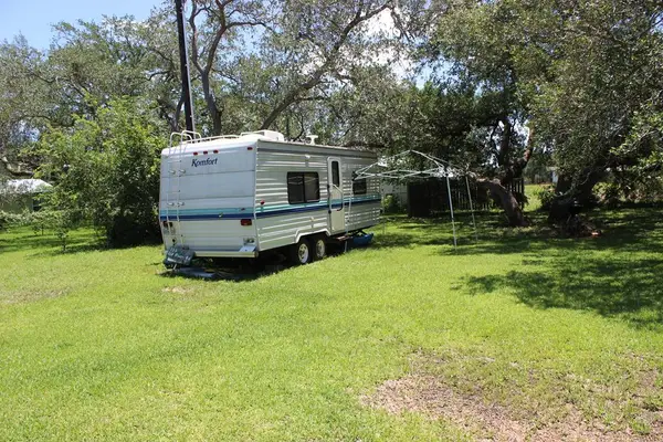 158 Old River Rd, Palacios, TX 77465