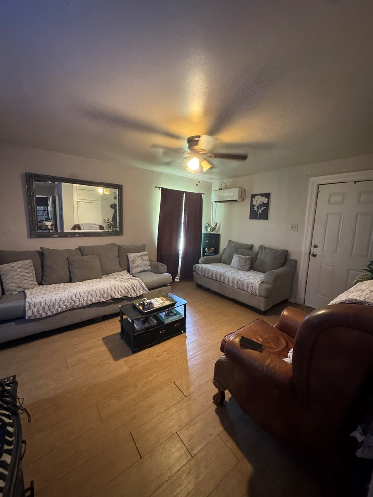 407 Humphrey Ave, Palacios, TX 77465 - #2